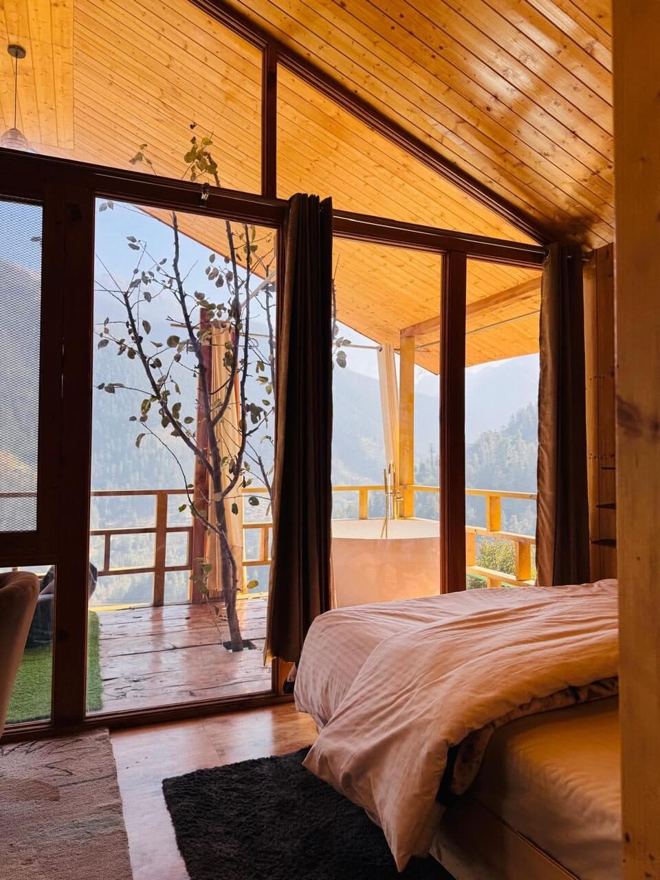 Winterfell Log House