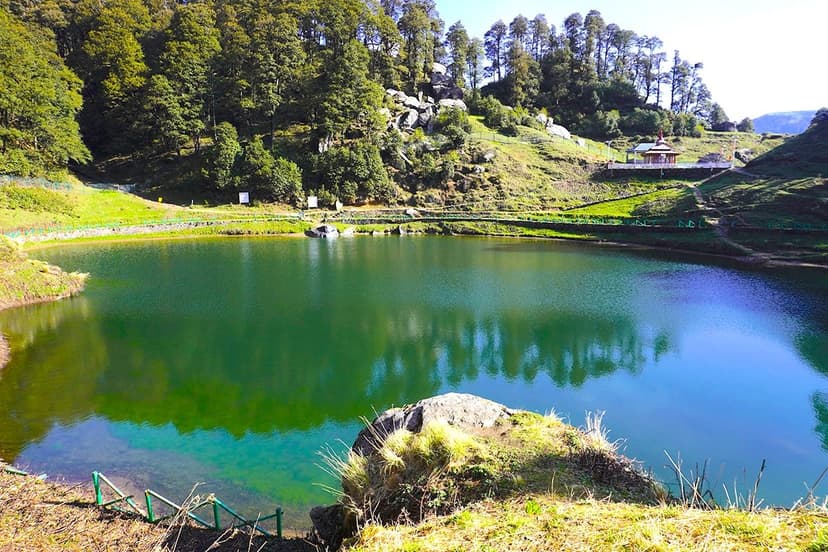Serolsar Lake Trek from Jibhi: The Complete Guide (Distance, Trail, Tips & Where to Stay)