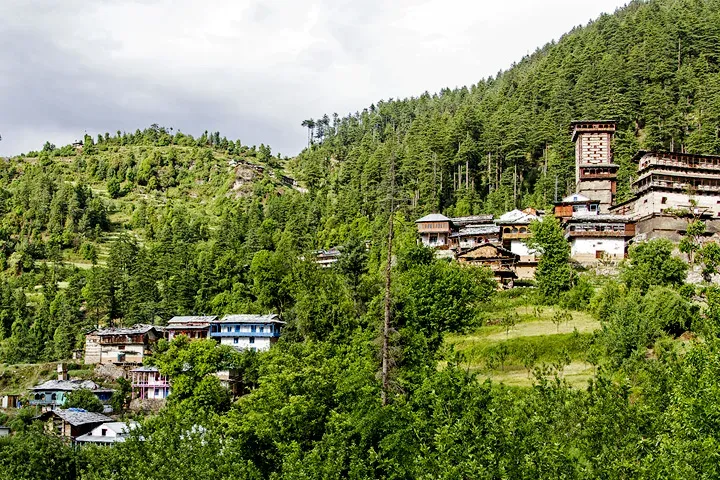 Chehni Kothi in Chehani village setting